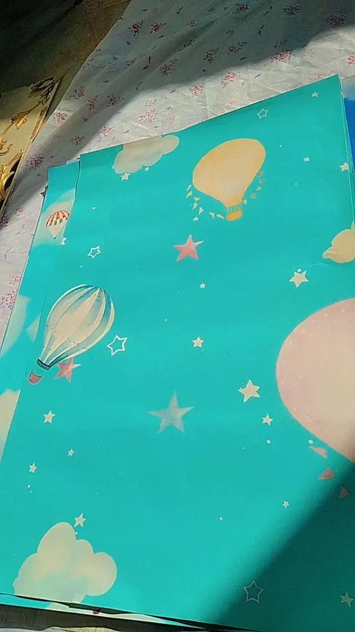 تکه‌های کاغذ دیواری دکوری طرح گل‌دار|خدمات پیشه و مهارت|اسفراین, |دیوار