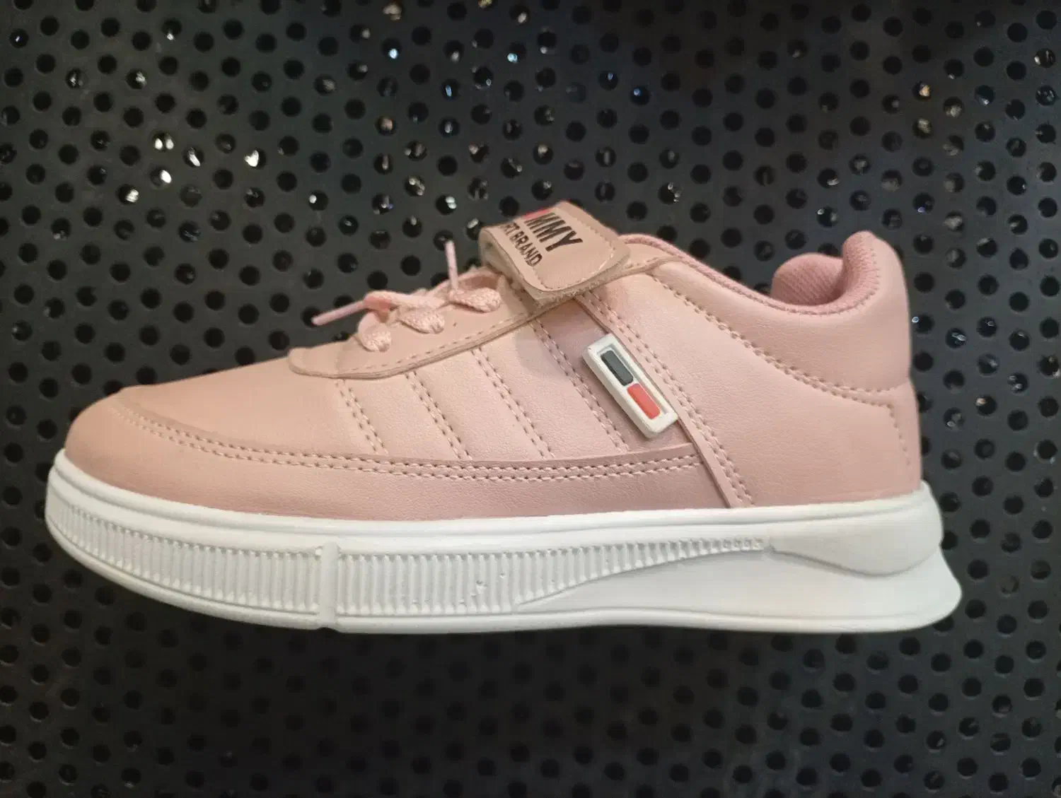 کتونی تک سایز بچگانه|کیف، کفش، کمربند|قم, چهار امامزاده|دیوار