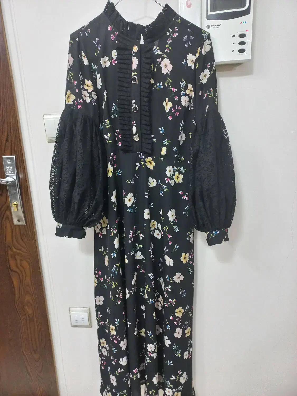 لباس|لباس|شهریار, شهریار|دیوار