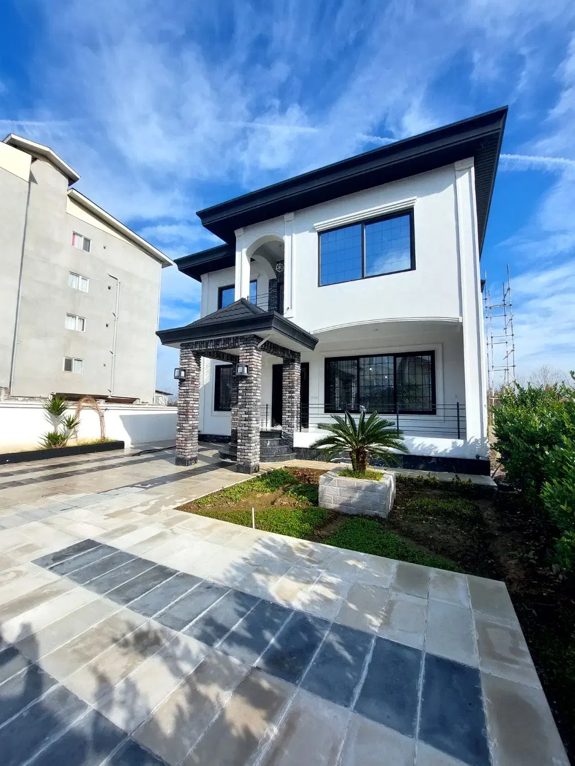 فروش ویلای ۳۰۰ متری نما انگلیسی حوزه شهری خرم آباد|فروش خانه و ویلا|خرمآباد (تنکابن), |دیوار