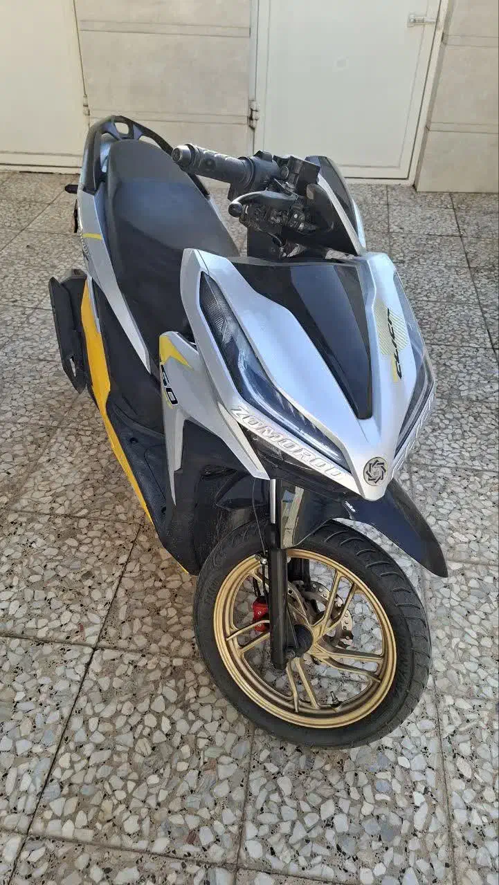 فروش کلیک 150نقره ای/1403|موتورسیکلت|بادرود, |دیوار