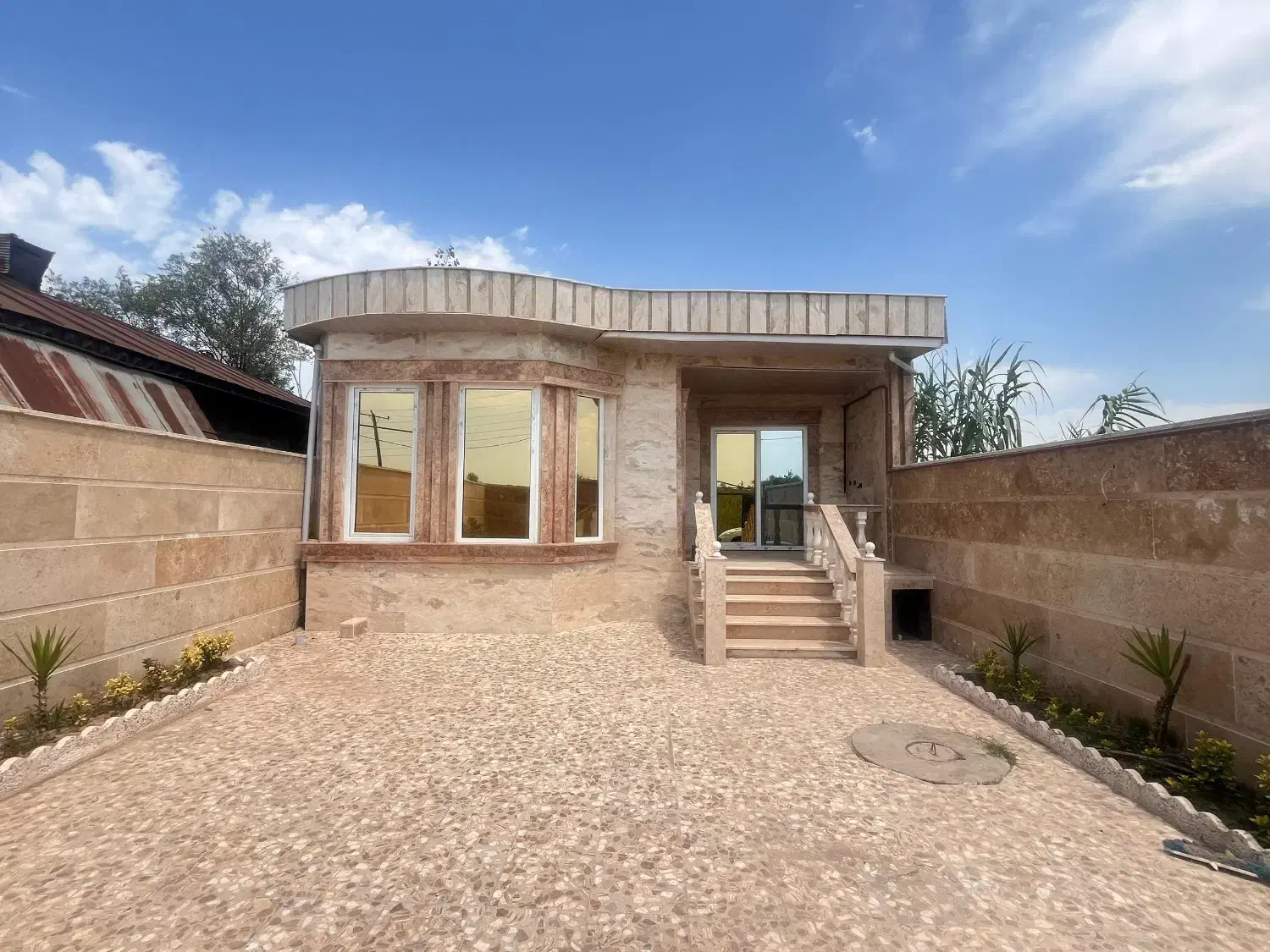 ویلا نوساز زیباکنار حاجی بکنده|فروش خانه و ویلا|رشت, گلسار|دیوار