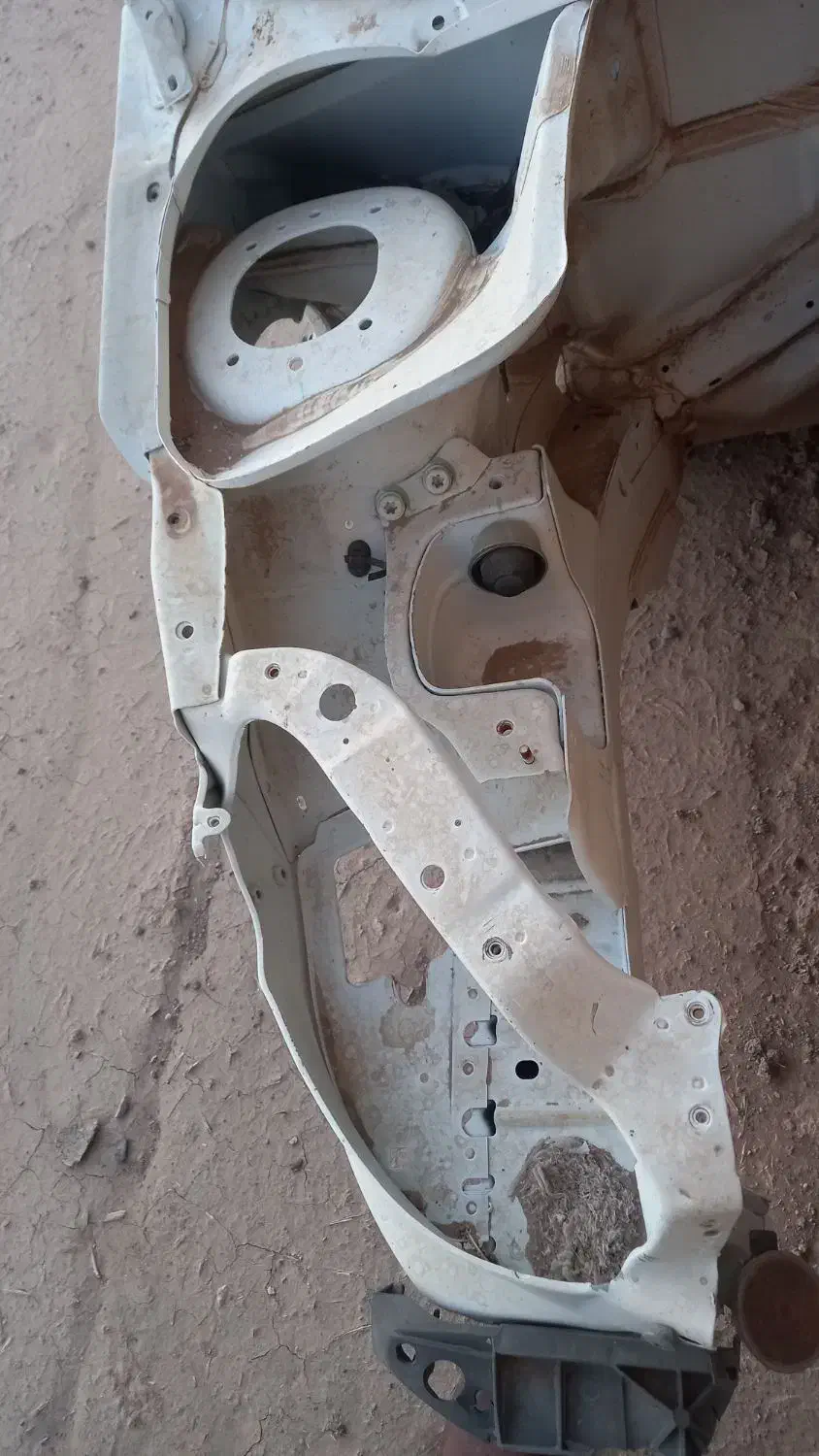 درب جلو   گلگیر جلو   شاسی جلو سمت راست|قطعات یدکی و لوازم جانبی|رفسنجان, |دیوار