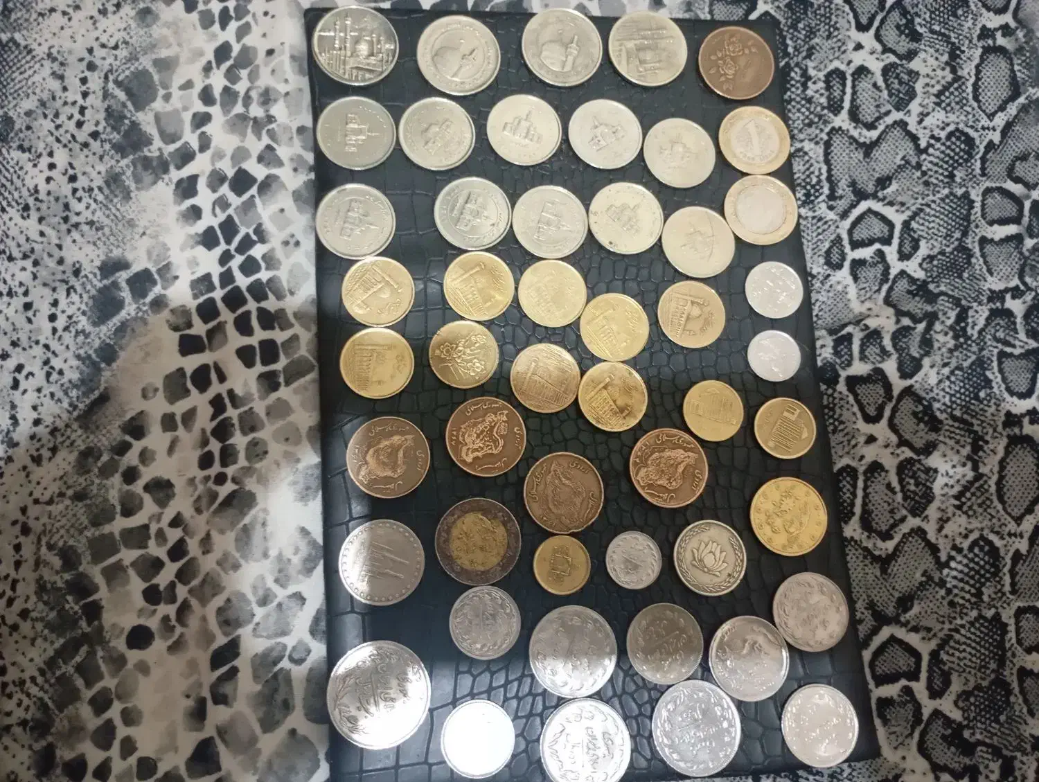 اسکناس و سکه|کلکسیون سکه، تمبر، اسکناس|باسمنج, |دیوار