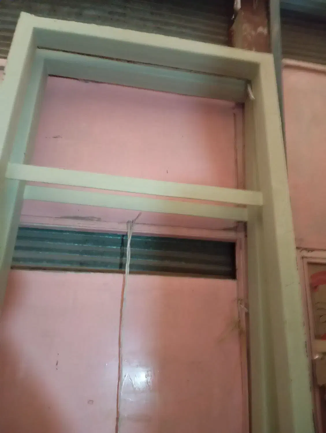 در چوبی همراه با قاب|مصالح و تجهیزات ساختمان|خرم‌آباد, |دیوار