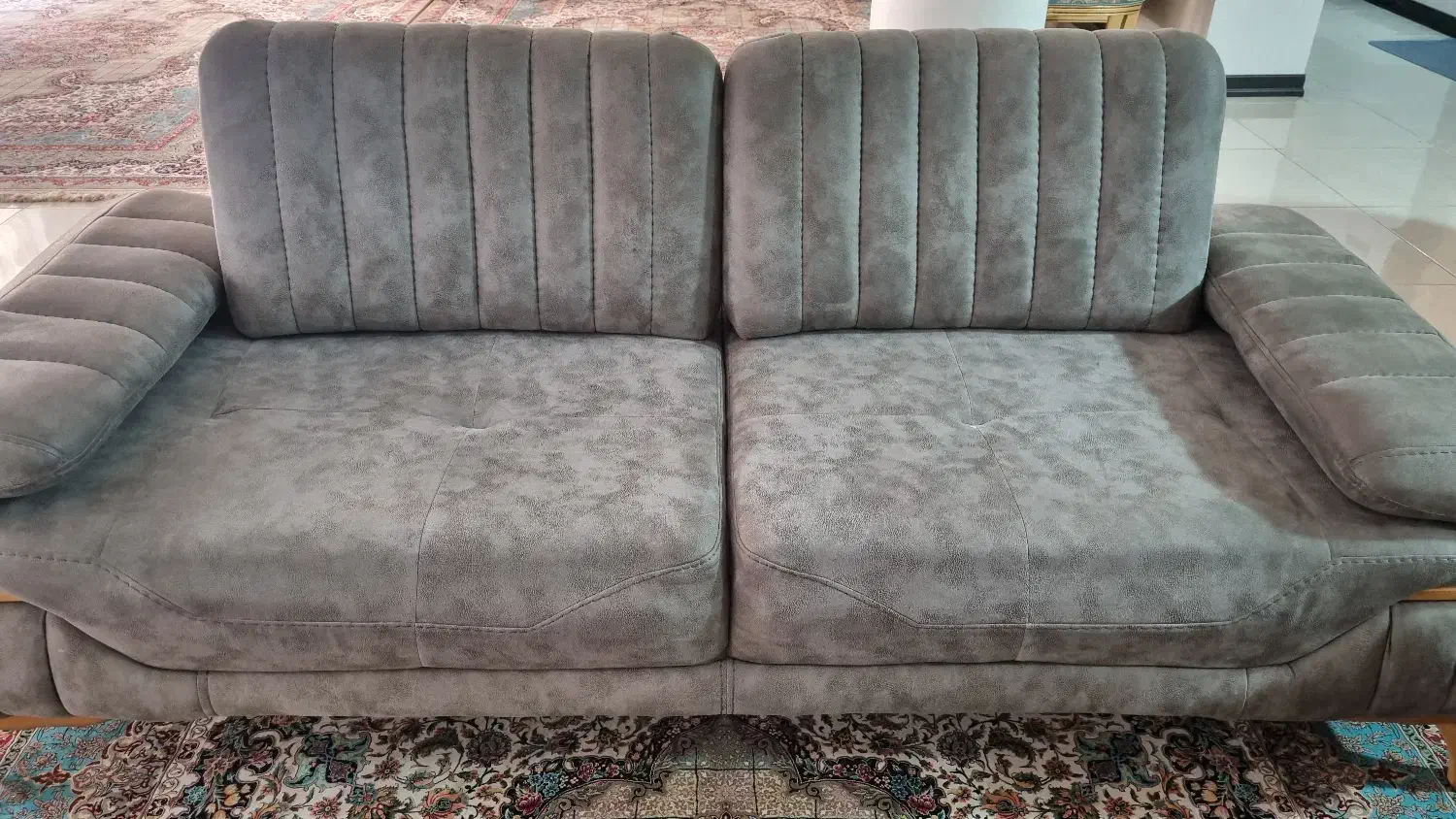 فروش ویژه و فوری|مبلمان خانگی و میز عسلی|اصفهان, باغ دریاچه|دیوار