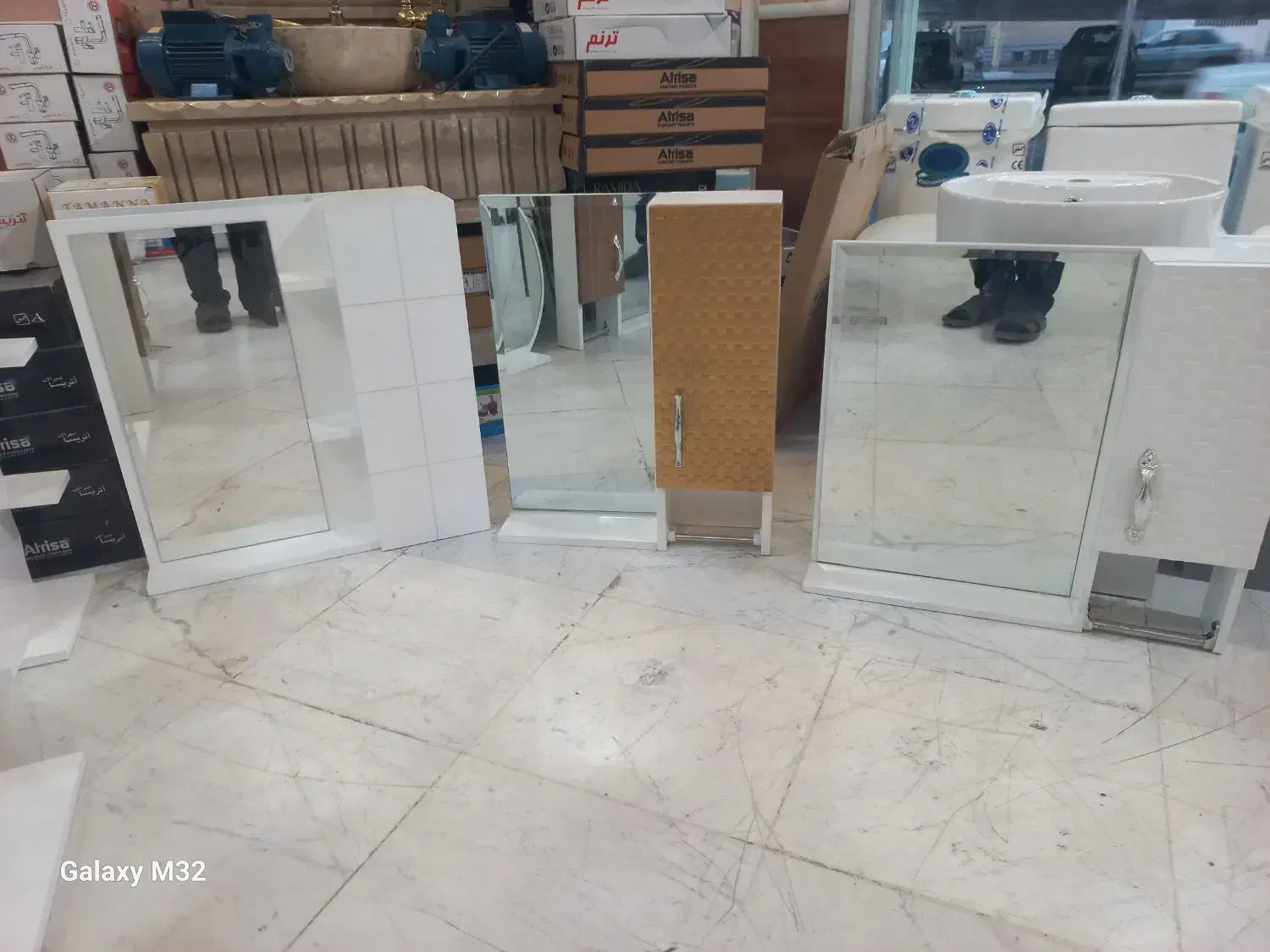 آینه|آینه|قم, زنبیل آباد|دیوار