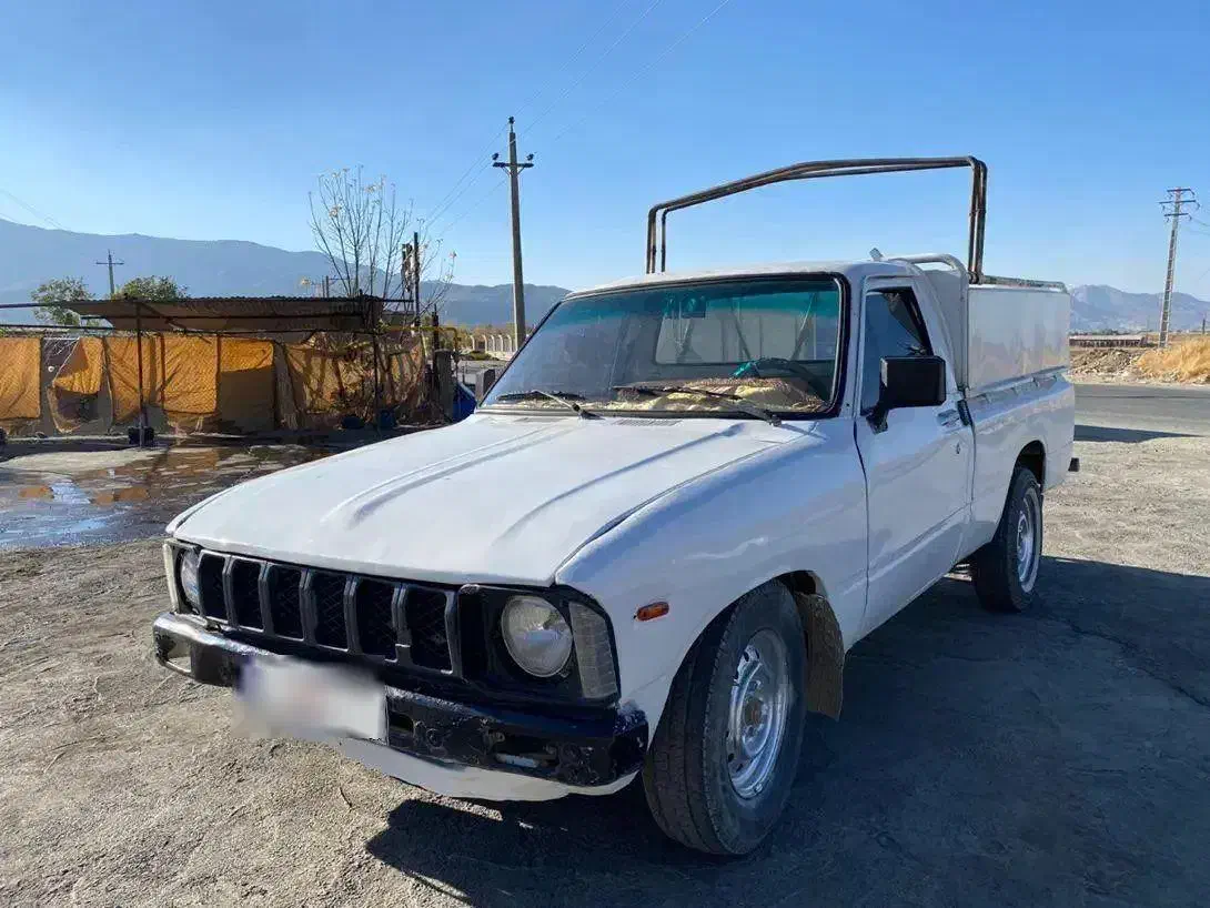 تویوتا۱۶۰۰ سفید|خودرو سواری و وانت|سنندج, |دیوار