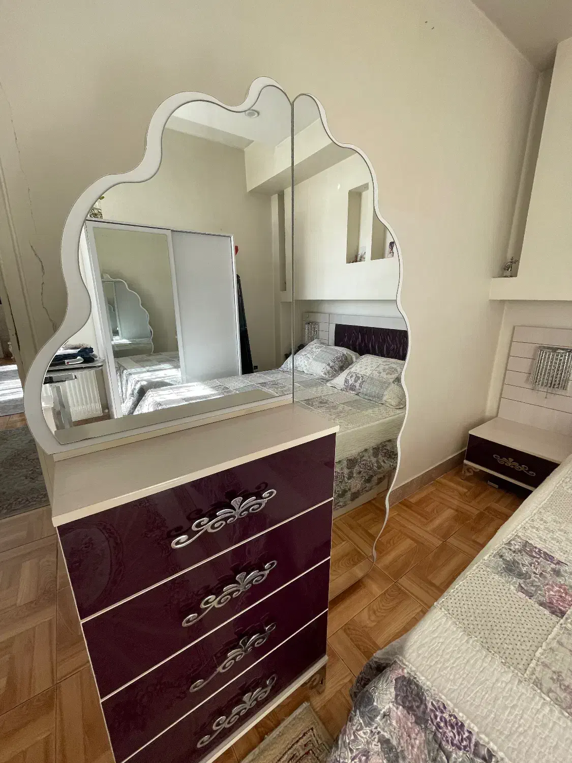 سرویس خواب|تخت و سرویس خواب|ری, جوانمرد قصاب|دیوار