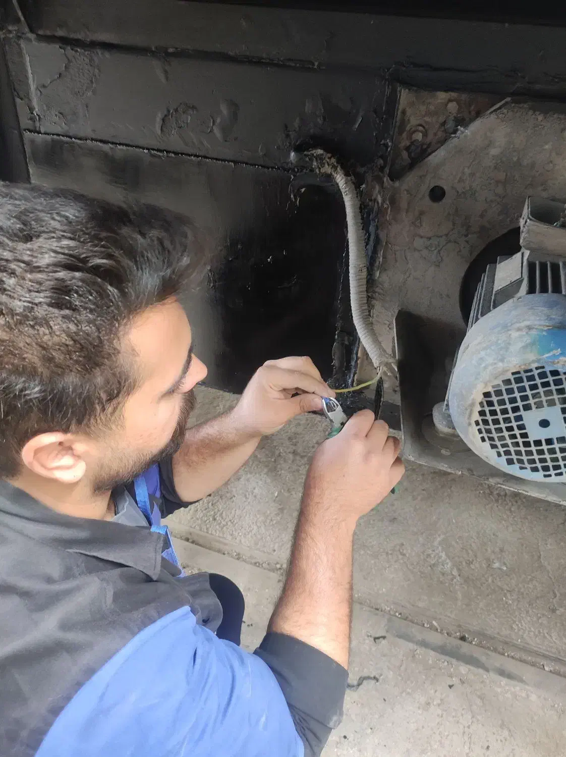 برق/برقکارصنعتی/تجهیزات صنعتی/رفع اتصالی/کابل کشی|خدمات پیشه و مهارت|کرمان, |دیوار