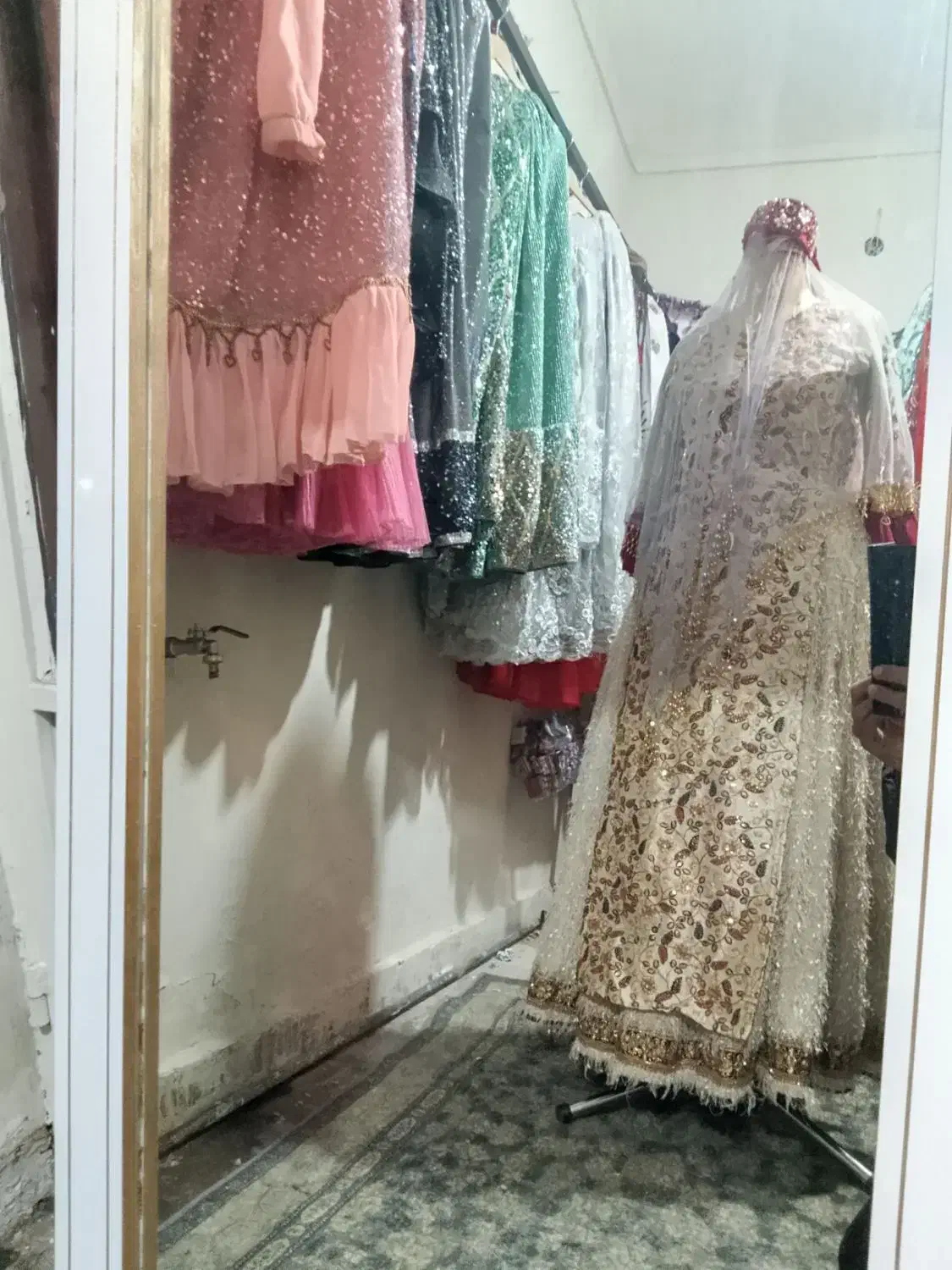 لباس محلی|لباس|شیراز, دباغ خانه|دیوار