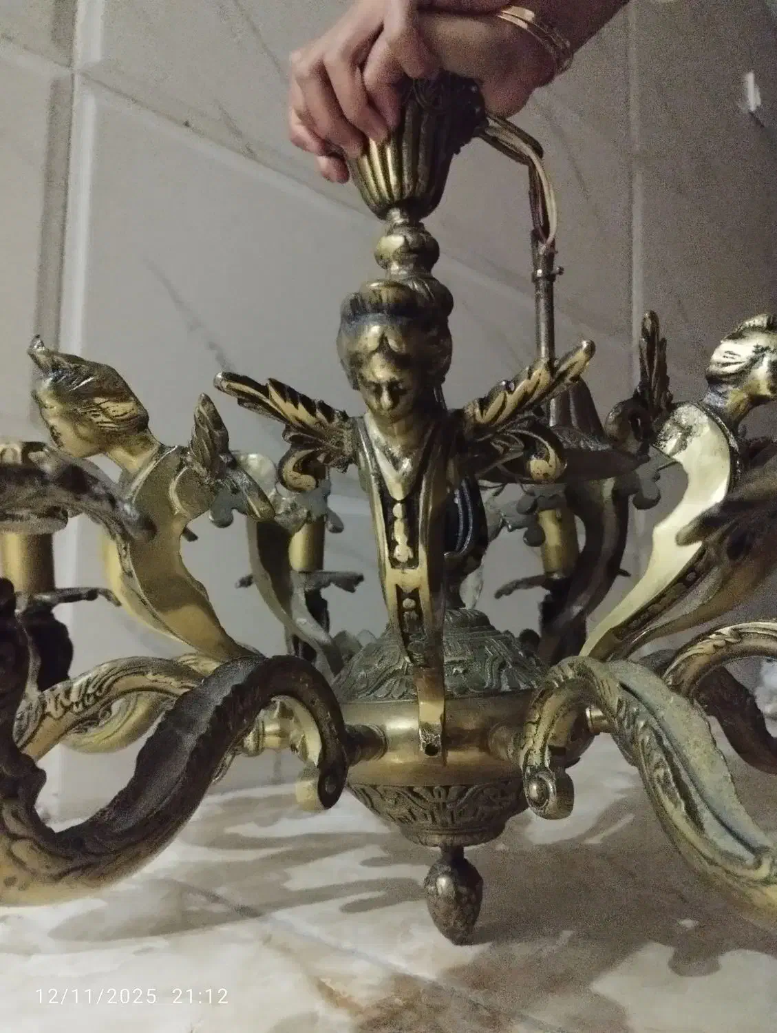 دو عدد لوستر برنجی|لوستر و چراغ آویز|بهارستان, |دیوار