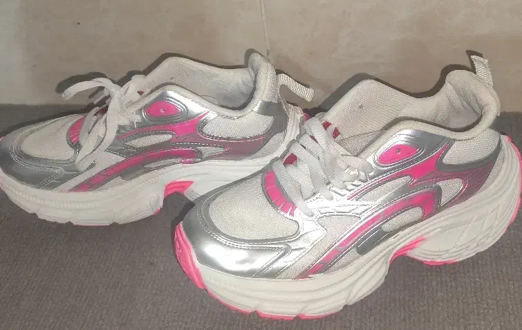 کتونی شیک و جذاب|کیف، کفش، کمربند|قم, علی آباد سعدگان|دیوار