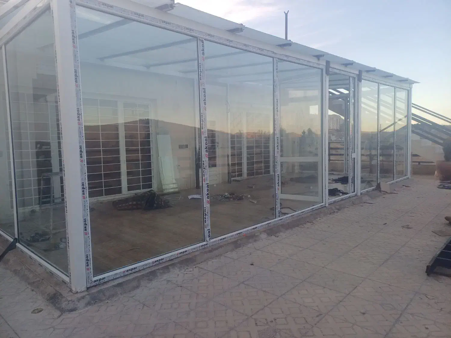 طراحی تولید نصب فروش انواع شیشه سکوریت لمینت|خدمات پیشه و مهارت|شیراز, قصرالدشت|دیوار