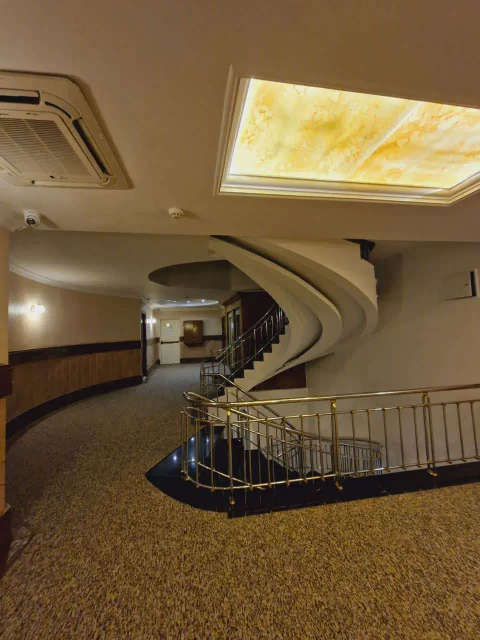 سیاحتگردش.به.شیرازقشم.بصورت.ریلی|تور و چارتر|کاشان, عربها|دیوار