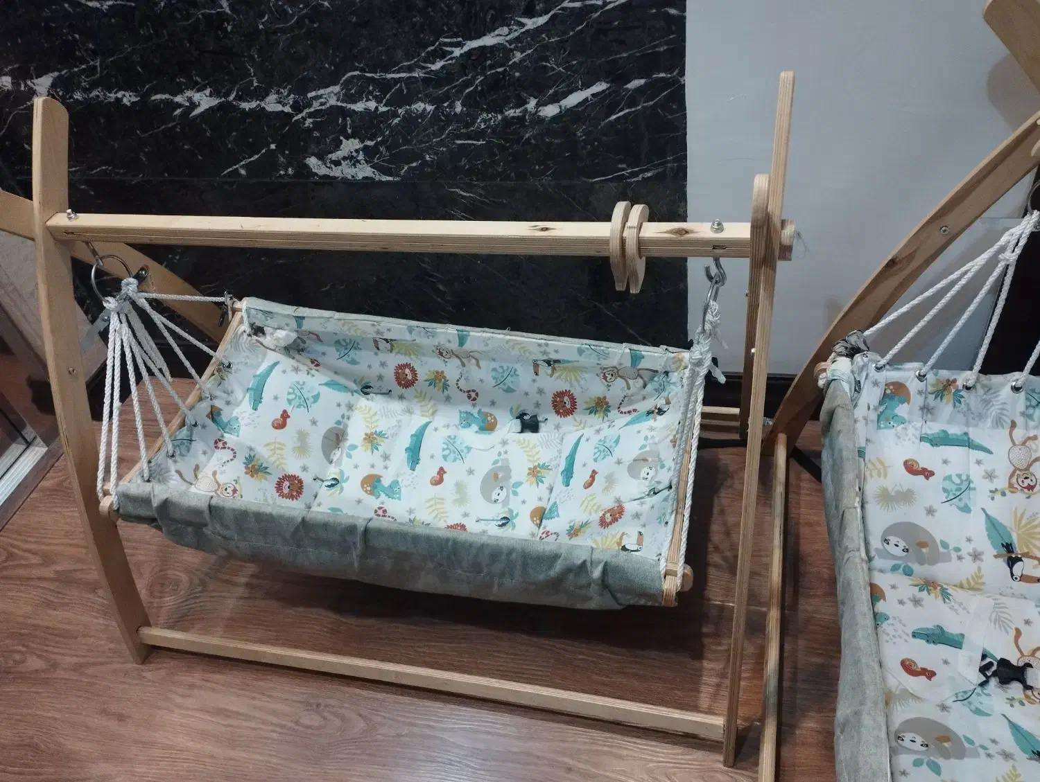 گهواره نوزاد|تخت و صندلی بچه|طرقبه, |دیوار