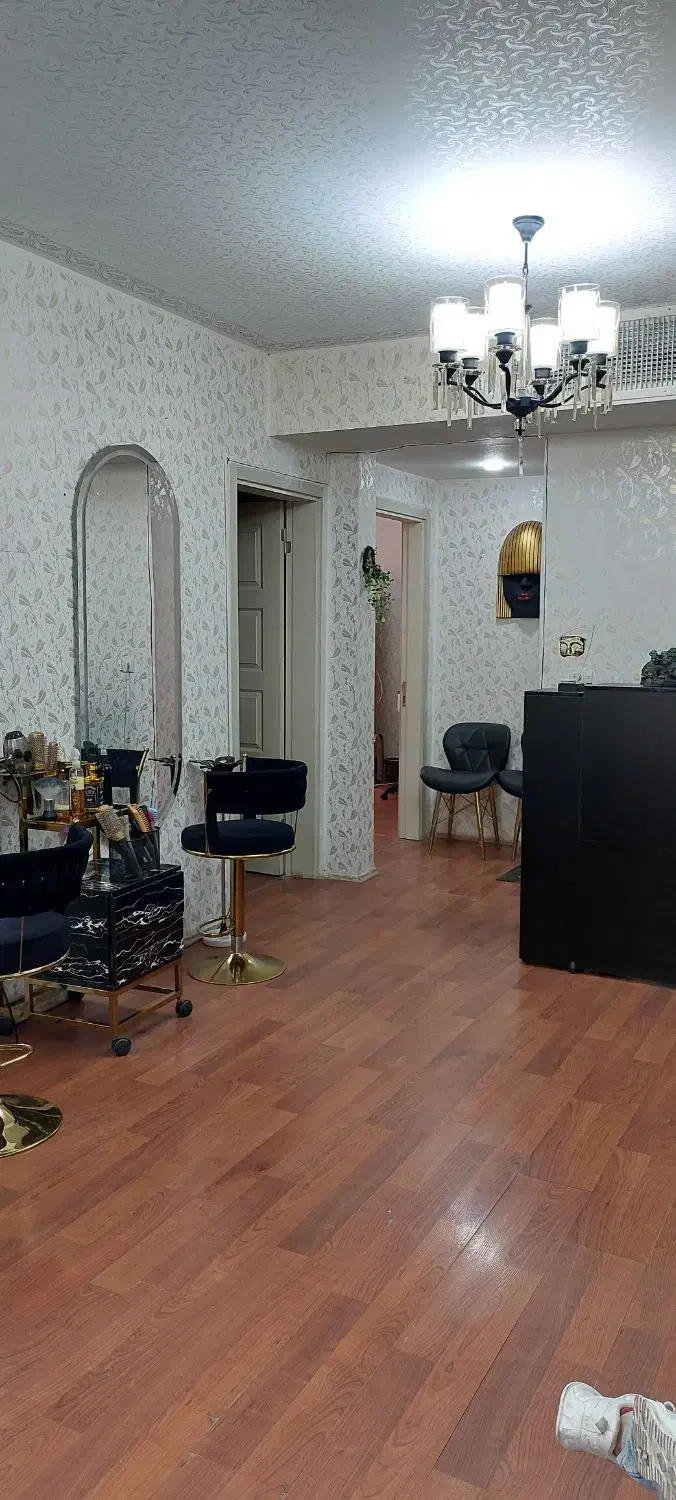 ناخن کار حرفه ای|استخدام درمانی، زیبایی، بهداشتی|پرند, فاز ۵|دیوار