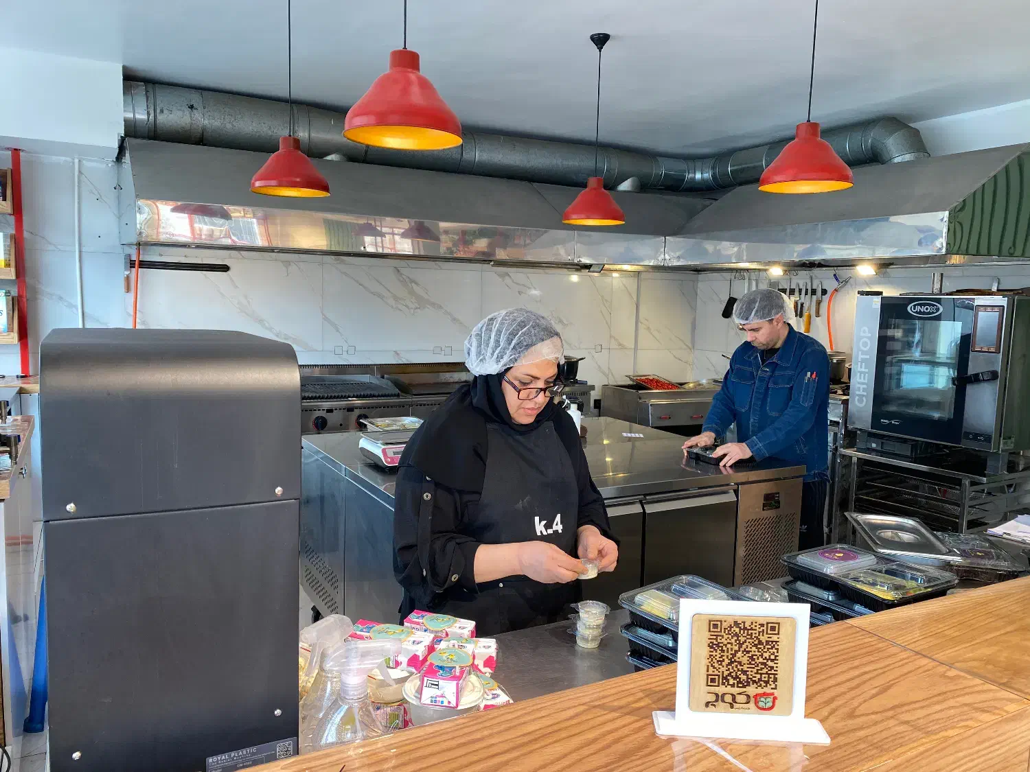 کمک آشپز|استخدام خدمات فروشگاه و رستوران|تهران, مهران (سیدخندان)|دیوار