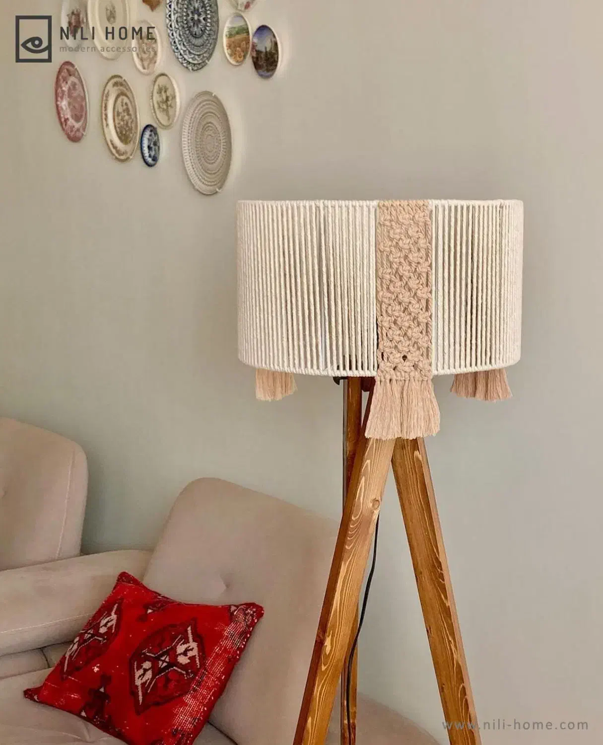 آباژور ایستاده و کنار سالنی|چراغ خواب و آباژور|مشهد, طلاب|دیوار