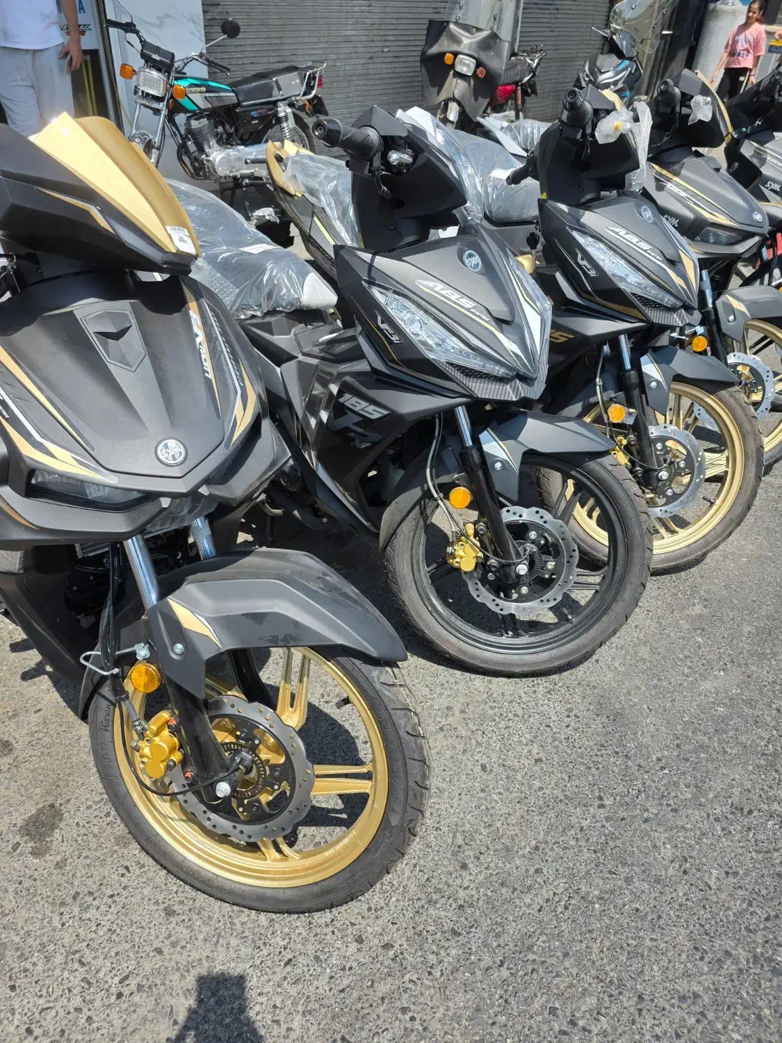 لاکی ۱۸۵ فیس جدید۴۰۴ نقدواقساط|موتورسیکلت|تهران, هلال احمر|دیوار