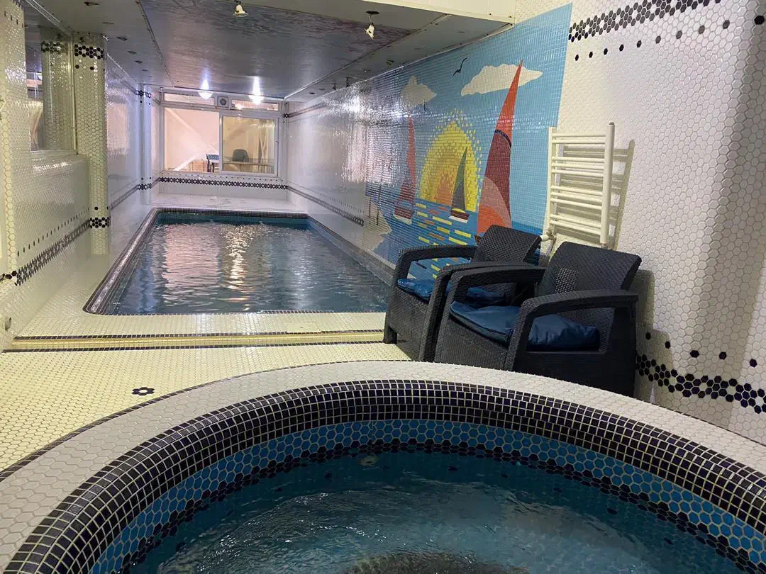 ویلا استخر دار بینظیر|اجارهٔ کوتاه‌مدت ویلا و باغ|نور, |دیوار