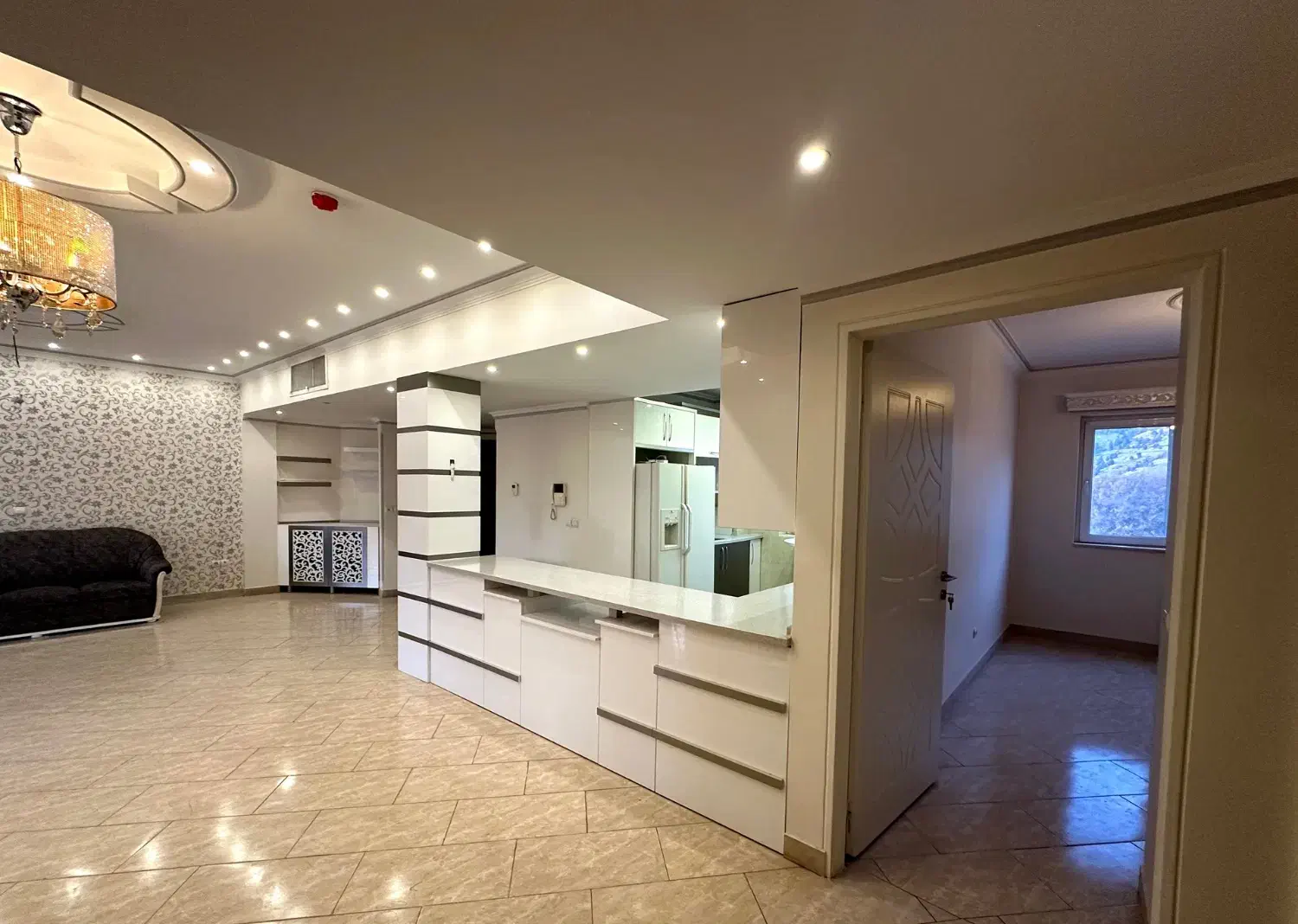 ۱۴۵ متر /سه خواب/ نورگیر /بهترین لوکیشن شهرکOPG