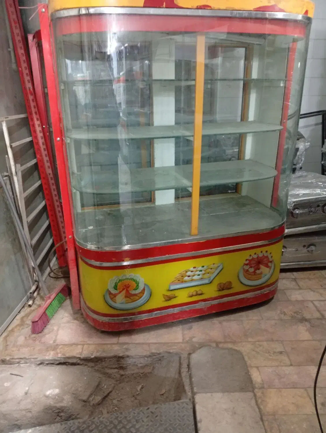 فروش دو عدد ویترین|فروشگاه و مغازه|یزد, |دیوار