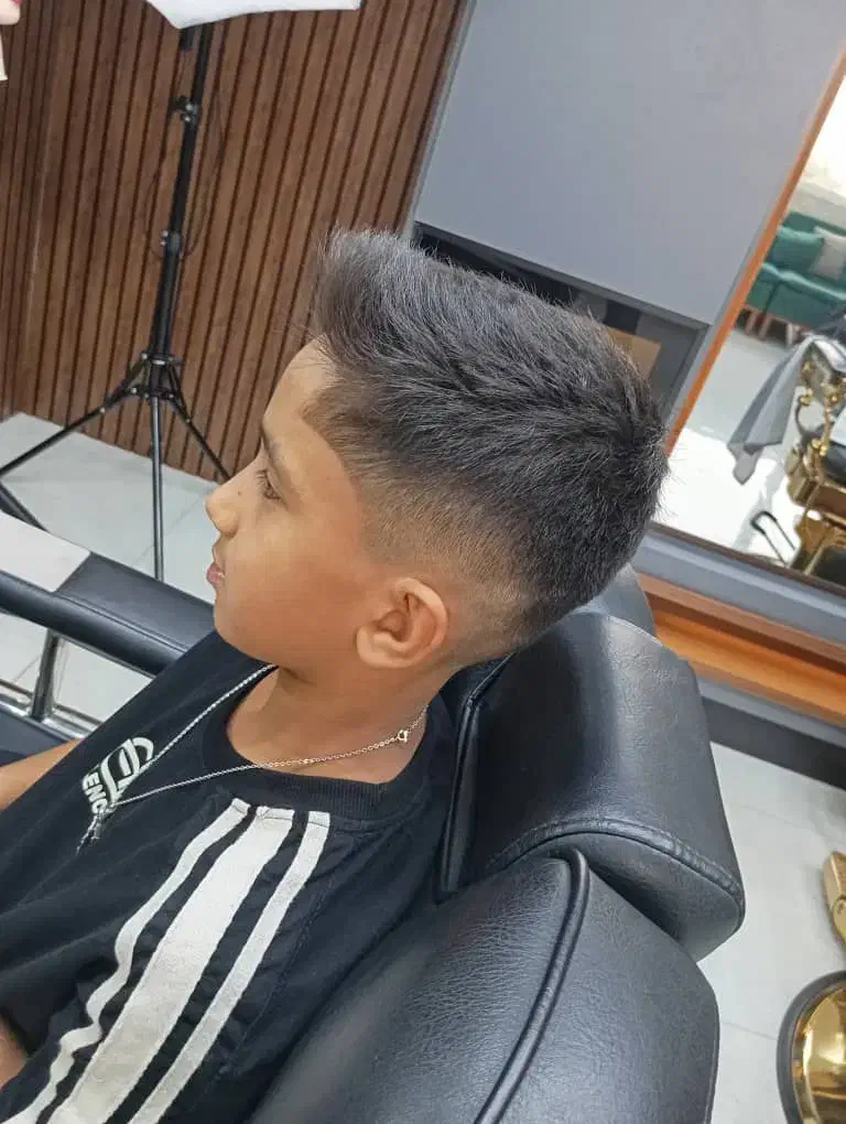 کوتاهی مووریش مردانه و پسرانه کاملا رایگان|استخدام درمانی، زیبایی، بهداشتی|قرچک, مهدیه|دیوار