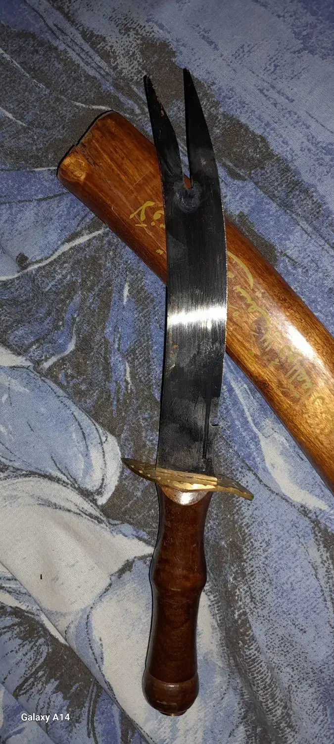 شمشیر (خنجر) با غلاف چوبی قدیمی طرح ذوالفقار قدیمی|کلکسیون اشیاء عتیقه|تهران, مجیدآباد|دیوار