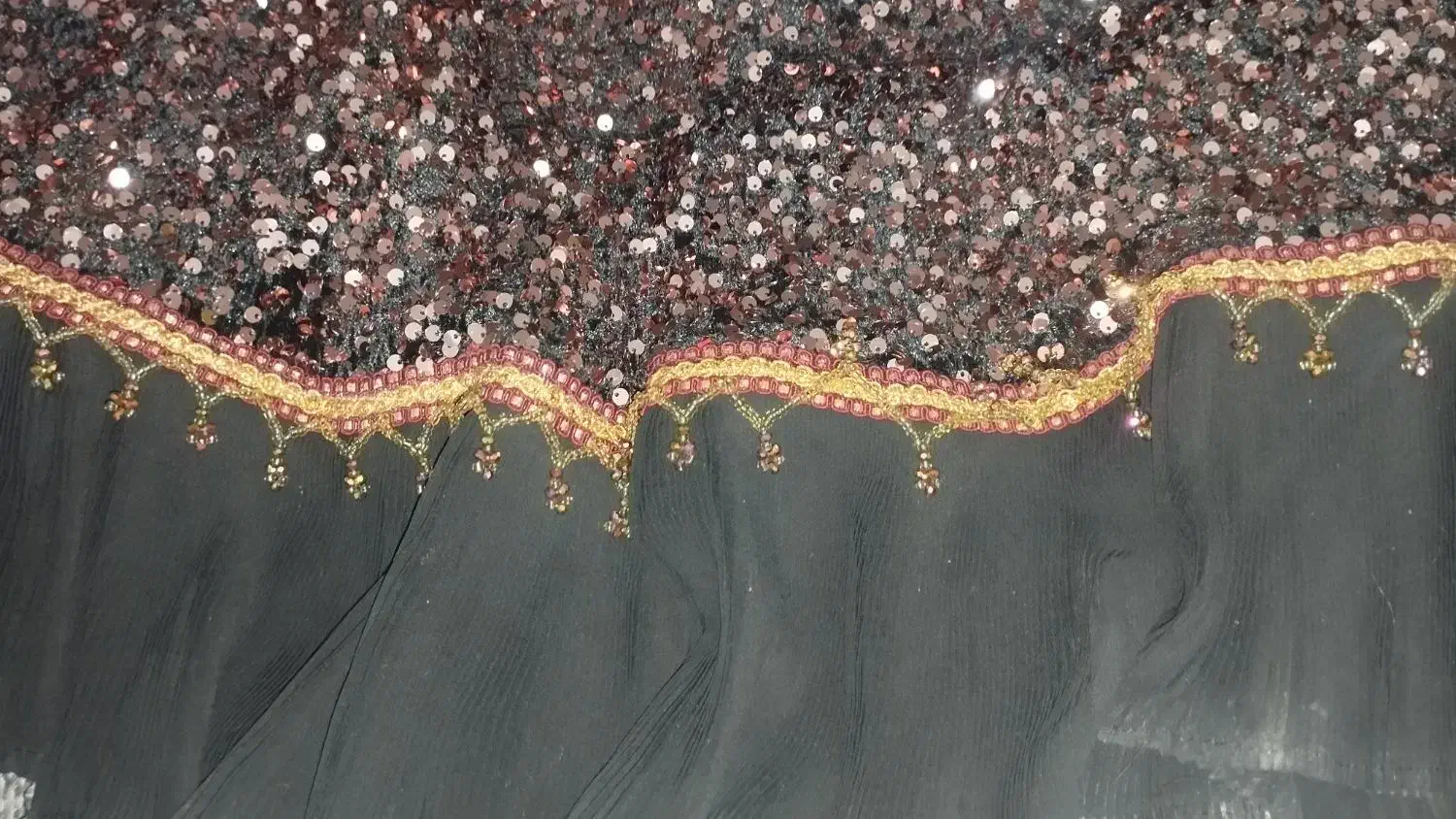 لباس محلی جشنی|لباس|دهدشت, |دیوار