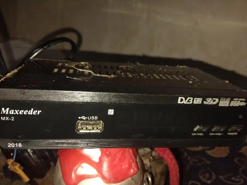 گیرنده تلویزیون|صوتی و تصویری|سورک, |دیوار