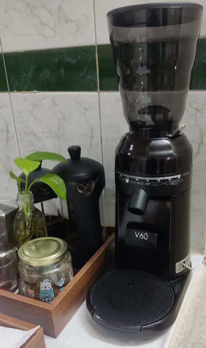 گرایندر/آسیاب قهوه هریو v60ژاپنی|کافی‌شاپ و رستوران|تهران, باغ فیض|دیوار
