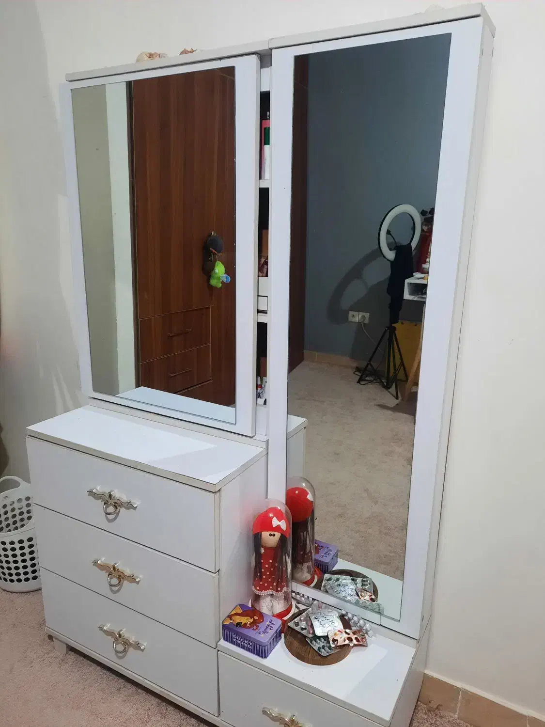 میز آرایش|تخت و سرویس خواب|هشتگرد, فاز ۳ مهستان|دیوار