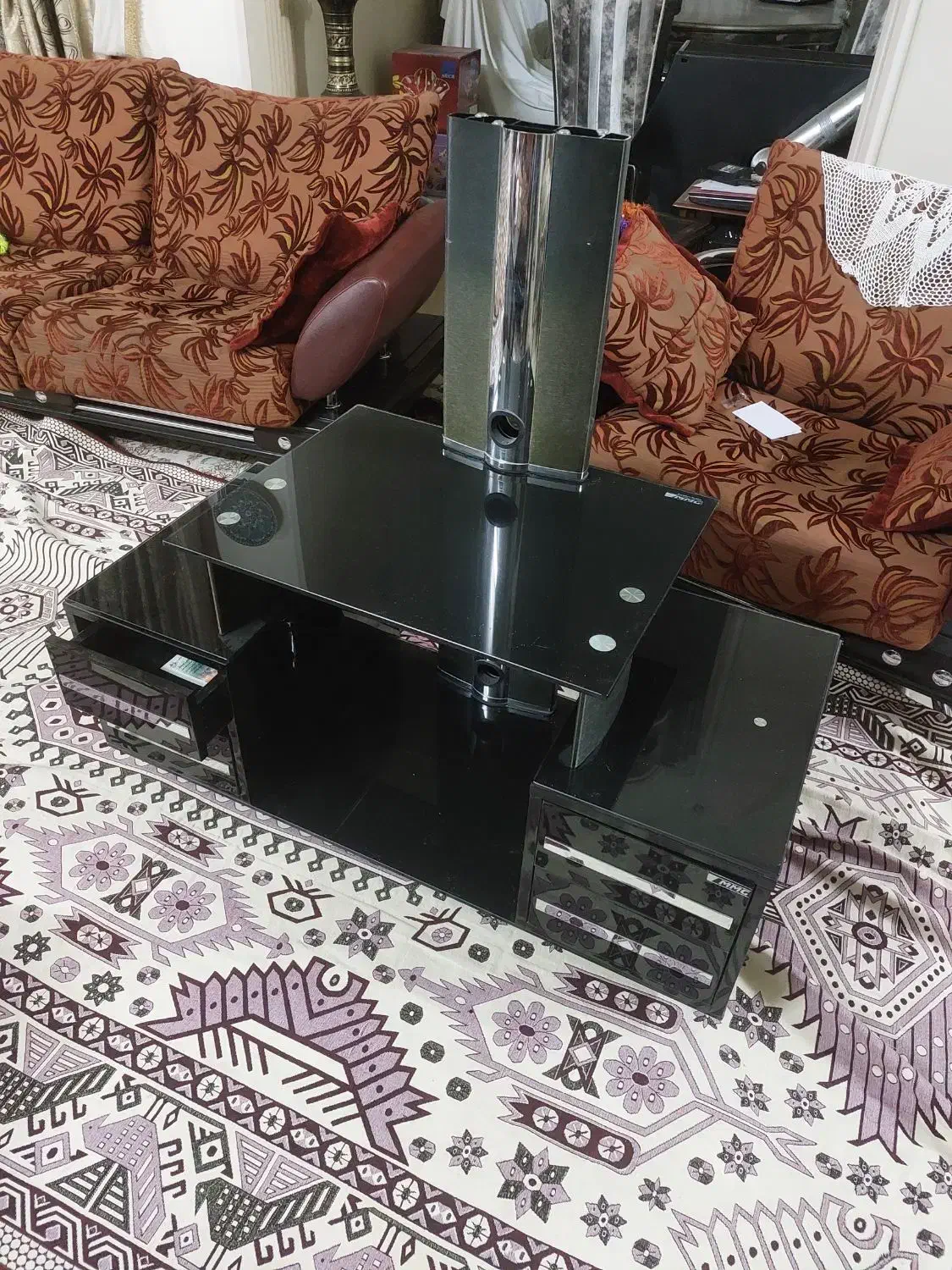 تلوزیون ومیز،،درحد نو|تلویزیون و پروژکتور|زاهدان, |دیوار