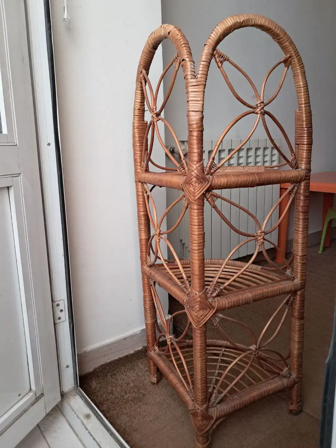 شلف و قفسه چوبی ۳کنج|کتابخانه، شلف، قفسههای دیواری|شهریار, رضی آباد بالا|دیوار