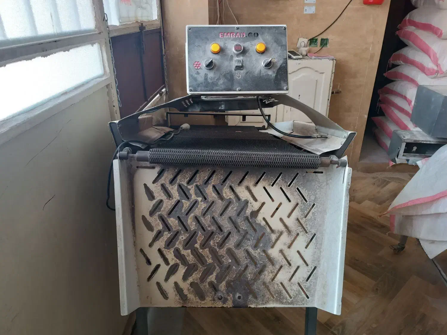 نون درآر|کافیشاپ و رستوران|سلامی, |دیوار