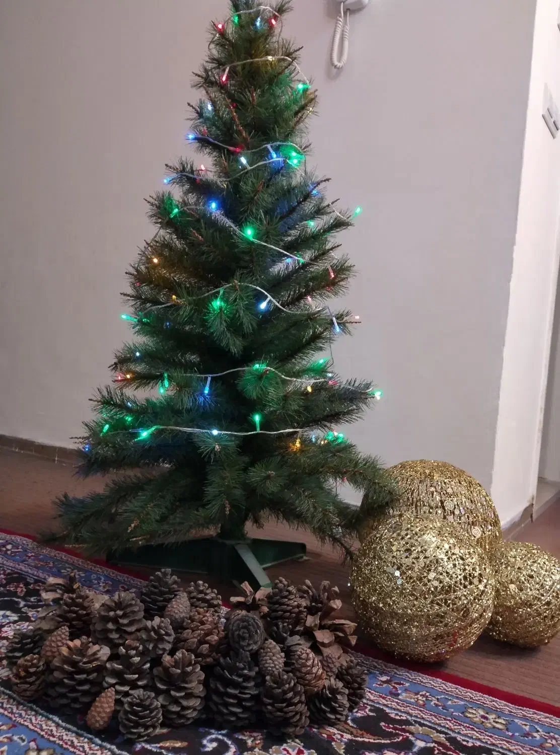 درخت کاج مصنوعی کریسمس یلدا|گل مصنوعی|مشهد, الهیه|دیوار