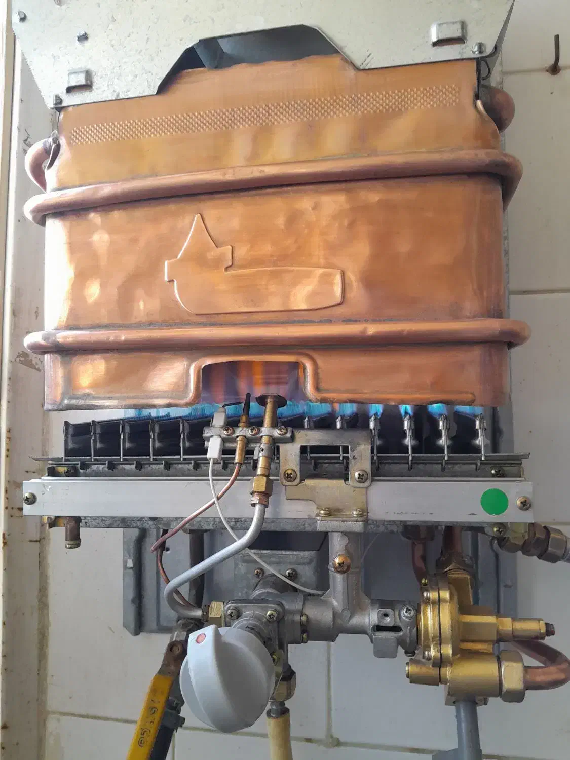 ابگرمکن بوتان در حد نو ۳۱۱۵ استوک|آبگرمکن، پکیج، شوفاژ|نیشابور, شهرک رسولی|دیوار