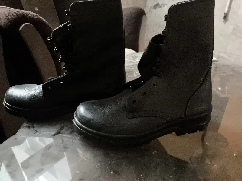 پوتین سربازی|کیف، کفش، کمربند|لنجان, |دیوار