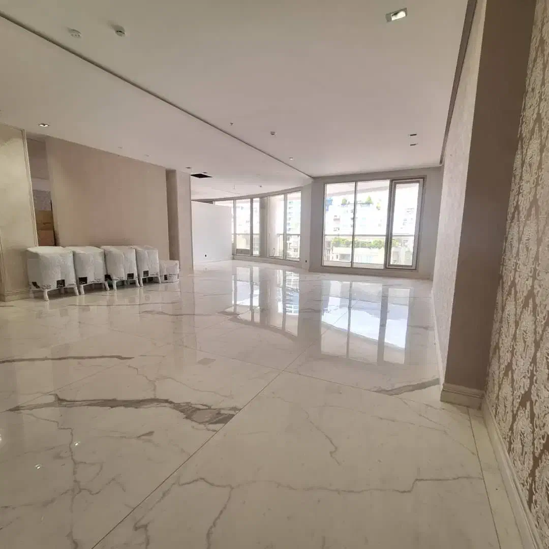 ۲۱۰ متر ۳ خواب مستر  ۳پارکینگ سندی  زعفرانیه