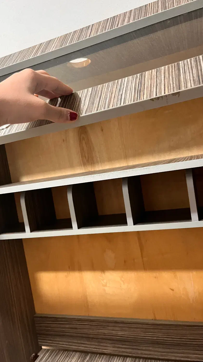 میز|میز تحریر و کامپیوتر|صومعه‌سرا, |دیوار