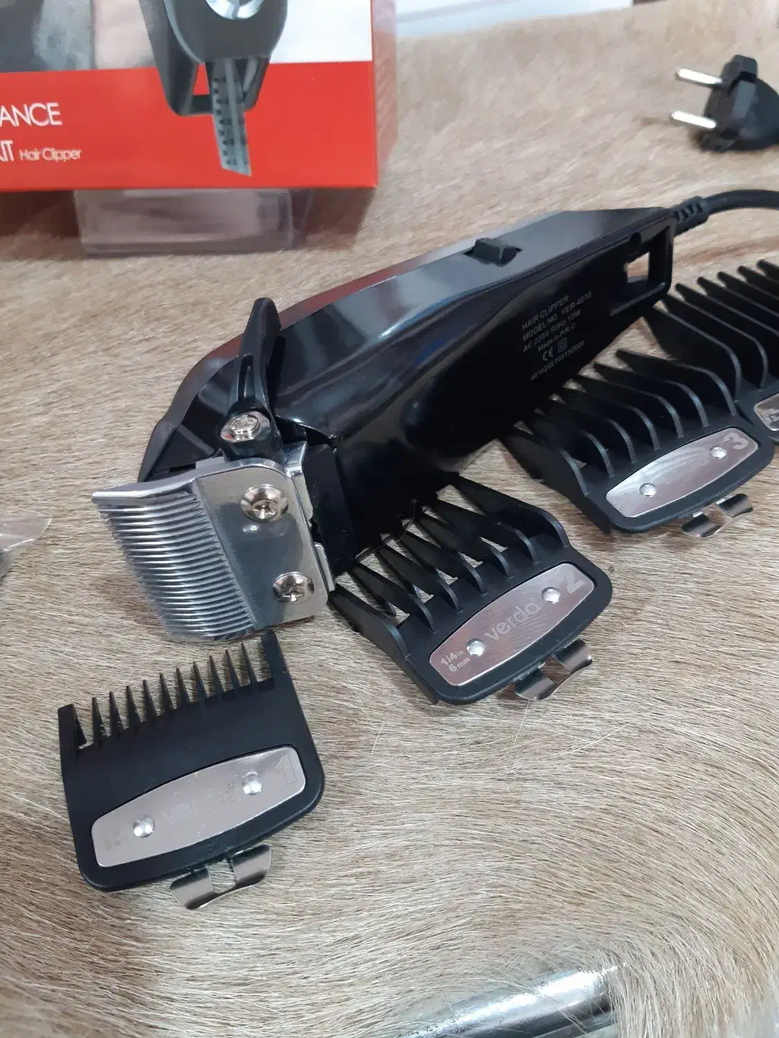 آنتیک ماشین ریش تراش اصلا استفاده نشده|کلکسیون اشیاء عتیقه|ساری, |دیوار