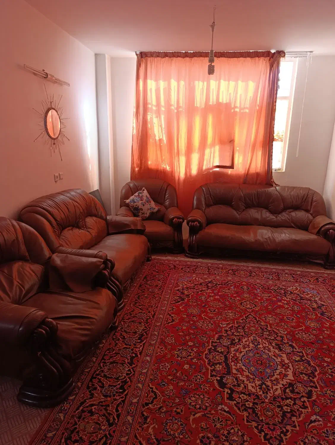 مبل راحتئ شیک و خوشگل|مبلمان خانگی و میز عسلی|خمینی‌شهر, |دیوار