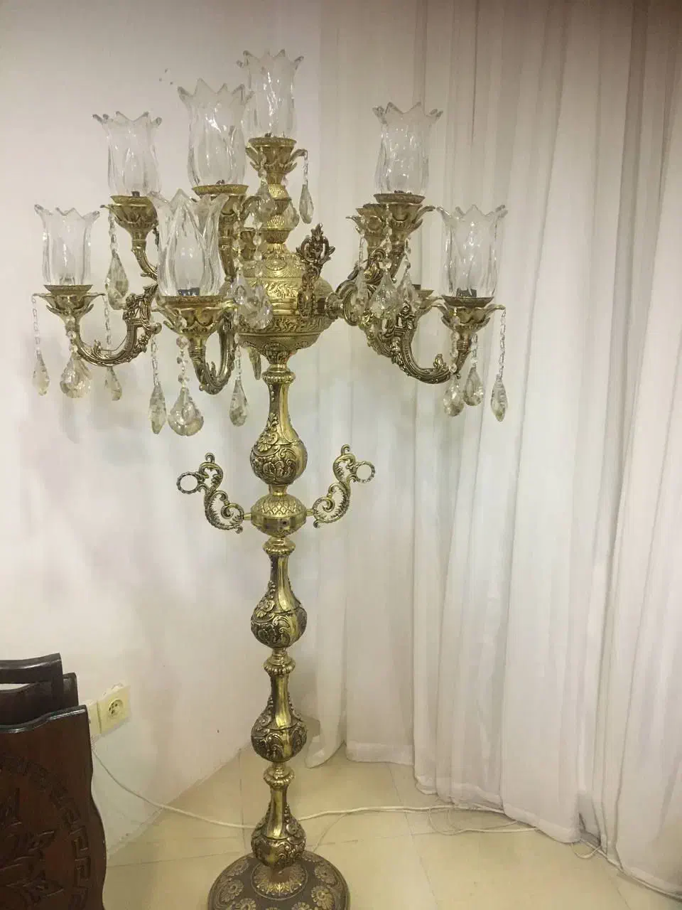 آباژور قدی|چراغ خواب و آباژور|تربت جام, ترکمن ها|دیوار