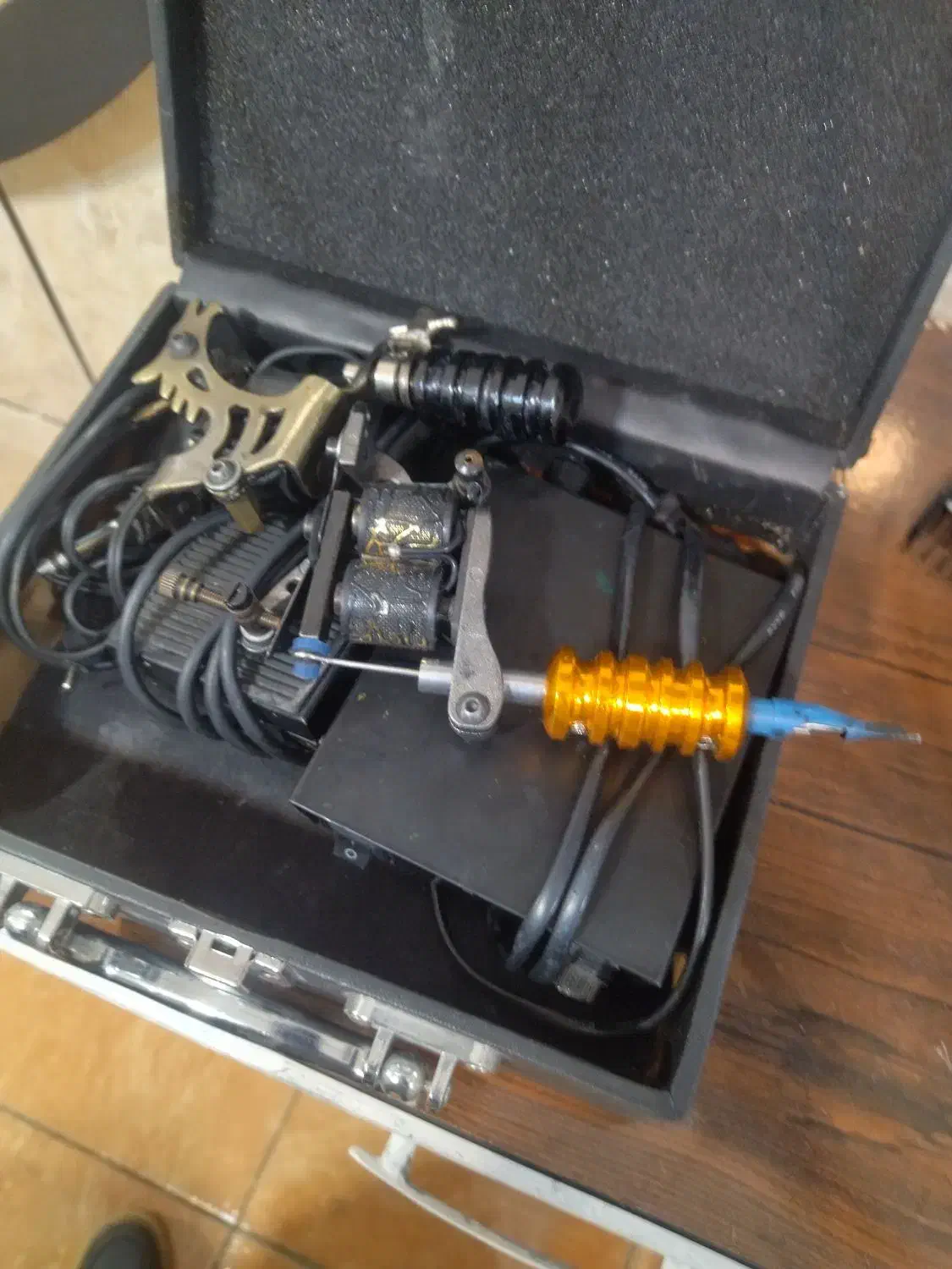 دستگاه تاتو|آرایشگاه و سالن‌های زیبایی|داراب, |دیوار