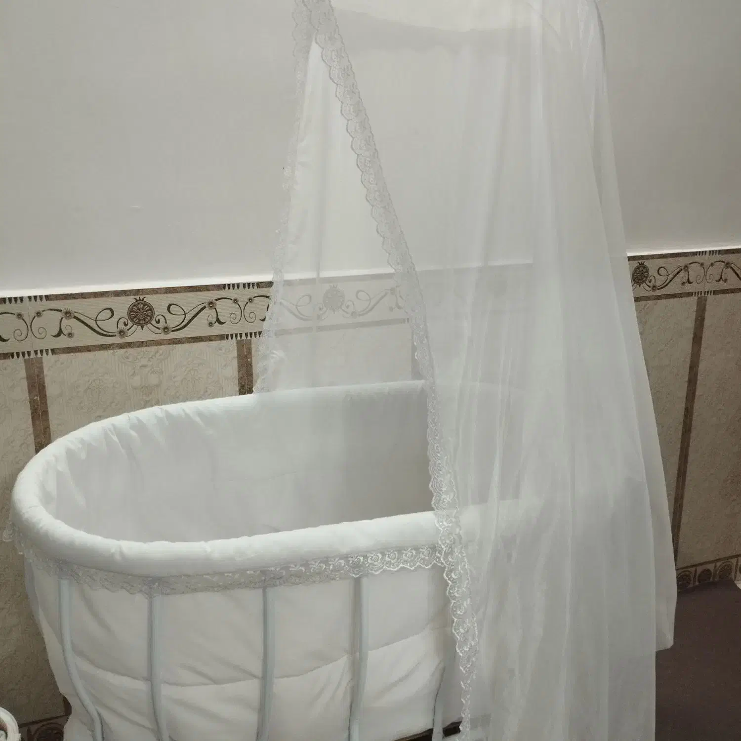 گهواره نوزاد|تخت و صندلی بچه|ورامین, ورامین|دیوار