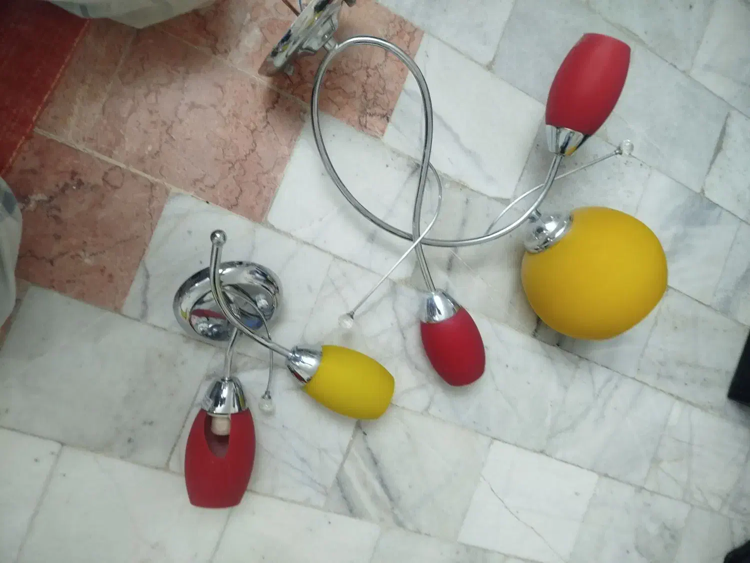 لوستر و چراغ دیواری ست|لوستر و چراغ آویز|کرج, کوی مدرس|دیوار