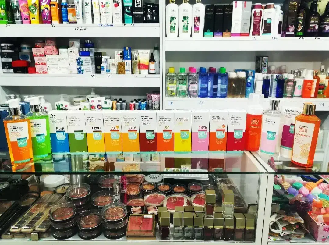 واگذاری مغازه آرایشی و بهداشتی|اجارهٔ مغازه و غرفه|فولادشهر, B4|دیوار