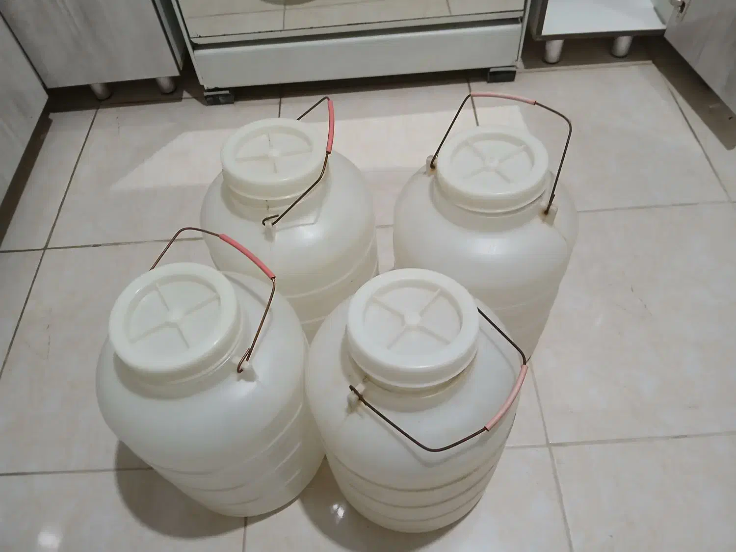 ۴عدد دزه ۲۰لیتری|ظروف نگهدارنده، پلاستیکی، یکبارمصرف|اراک, |دیوار