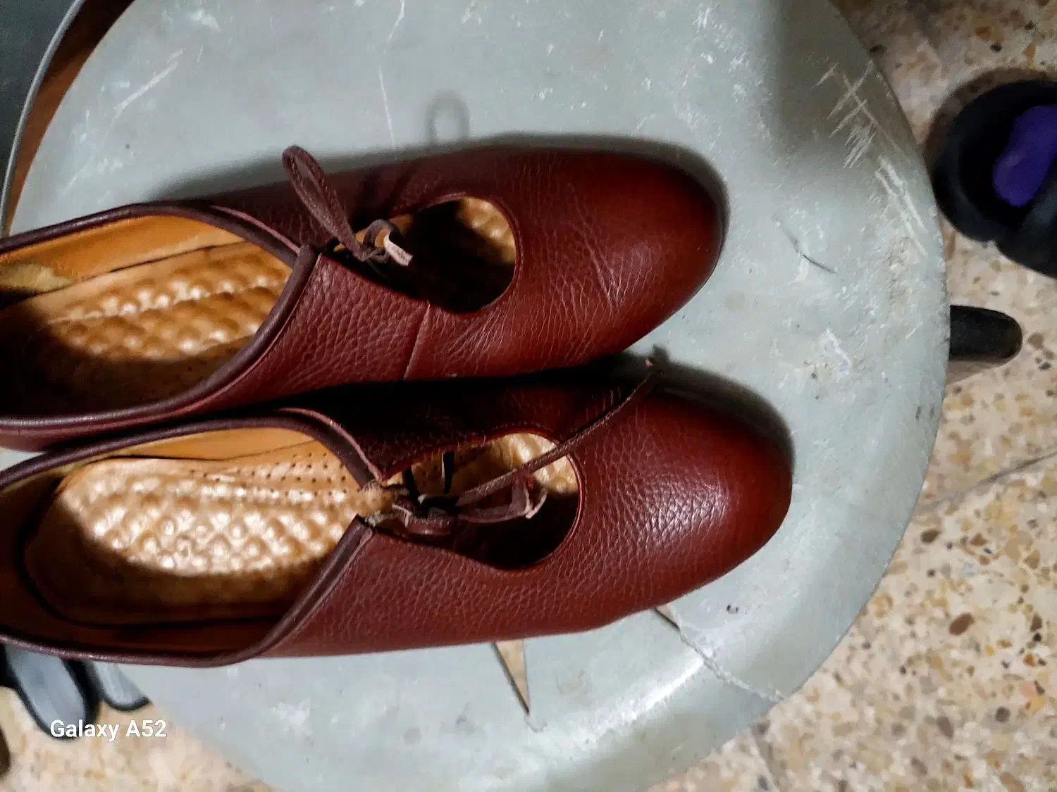 دو جفت کفش چرم اصل به رنگ طوسی و زرشکی زیبا|کیف، کفش، کمربند|رشت, ساغری سازان|دیوار